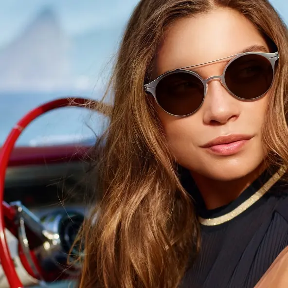 SULLA STRADA IN QUALSIASI CONDIZIONE DI LUCE DIURNA.